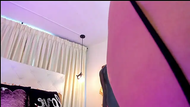 BonnieBad01 online show from November 18, 2025, 3:38 pm