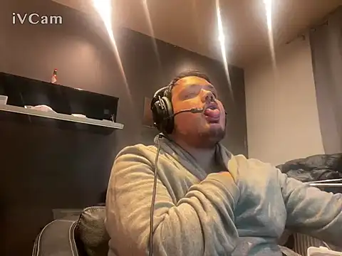 Snapshot of Bebemickey75 chatting on September 23, 2025, 11:52 pm Bebemickey75 online show from September 23, 2025, 11:52 pm