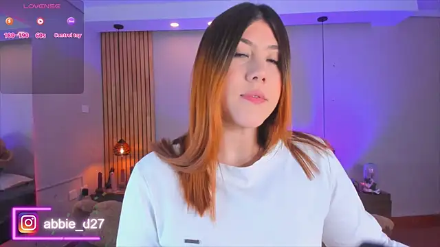 Snapshot of AbbieEdmond chatting on October 25, 2025, 4:09 am AbbieEdmond online show from October 25, 2025, 4:09 am