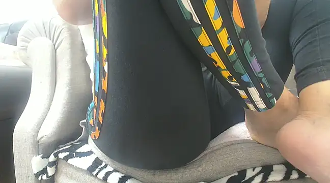 Snapshot of Web_Lady chatting on February 17, 2025, 3:09 pm Web Lady online show from February 17, 2025, 3:09 pm