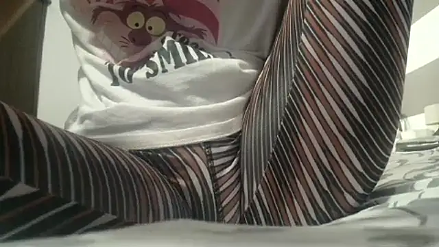 Snapshot of Web_Lady chatting on October 7, 2025, 12:35 pm Web Lady online show from October 7, 2025, 12:35 pm