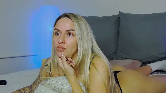 Snapshot of SofiJames chatting on October 24, 2025, 6:54 am SofiJames online show from October 24, 2025, 6:54 am