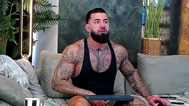 masterkingofmusclee online show from November 3, 2025, 8:15 am