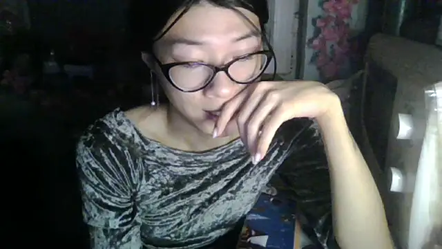 CarlyJoy online show from September 18, 2025, 3:36 pm