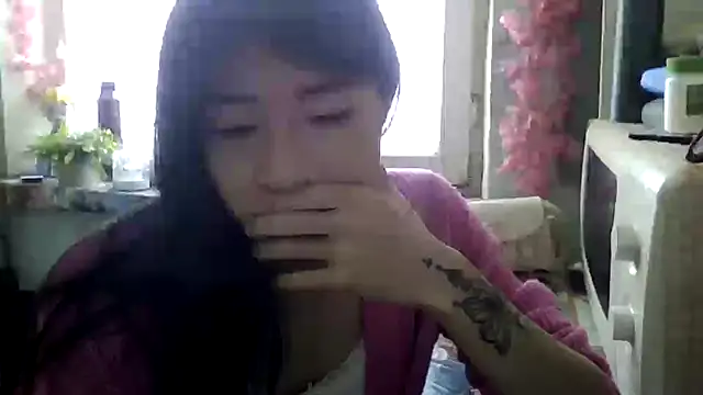 Snapshot of CarlyJoy chatting on April 18, 2026, 10:52 am CarlyJoy online show from April 18, 2026, 10:52 am