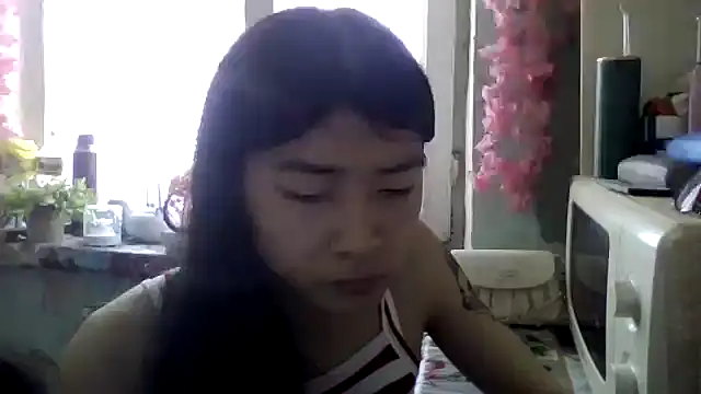 Snapshot of CarlyJoy chatting on April 27, 2026, 11:52 am CarlyJoy online show from April 27, 2026, 11:52 am
