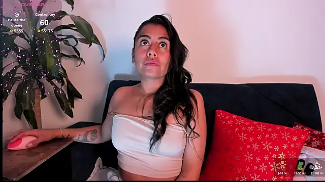 im amber online show from December 5, 2025, 2:36 pm