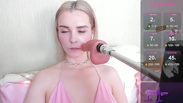 Kaya Devis online show from March 11, 2025, 7:58 am