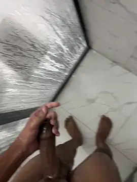 Snapshot of Tintola chatting on February 9, 2026, 12:14 am Tintola online show from February 9, 2026, 12:14 am