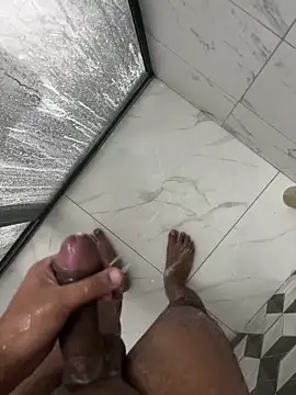 Snapshot of Tintola chatting on February 9, 2026, 11:20 pm Tintola online show from February 9, 2026, 11:20 pm