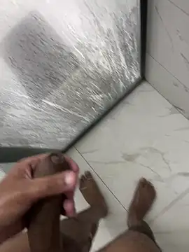 Snapshot of Tintola chatting on February 18, 2026, 2:40 am Tintola online show from February 18, 2026, 2:40 am