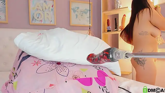 julyanna  online show from November 20, 2025, 8:19 pm