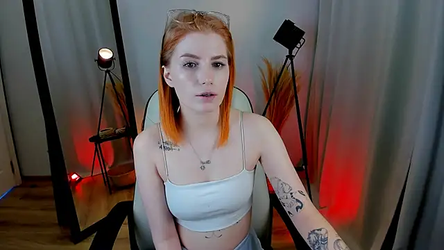 Mira  Blush online show from March 6, 2025, 8:37 pm