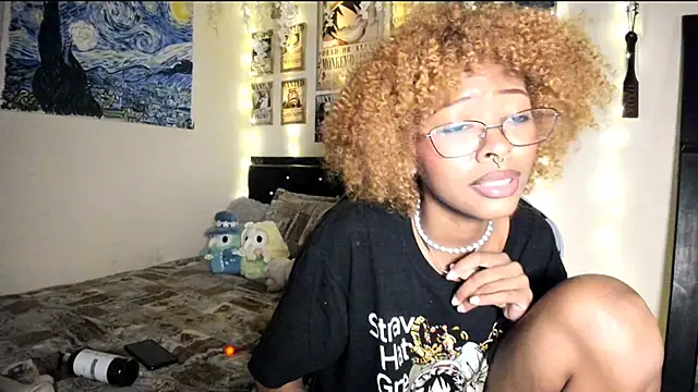 Cristal Jonasxh online show from February 6, 2025, 7:56 am