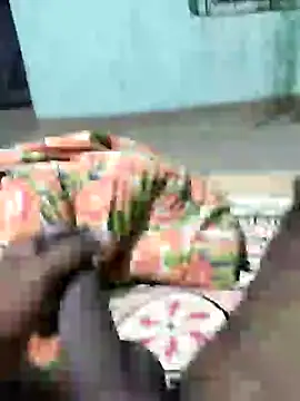 Snapshot of SILENT_FUCKER_01 chatting on December 18, 2024, 5:21 pm SILENT FUCKER 01 online show from December 18, 2024, 5:21 pm