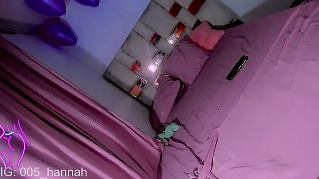 Hannahsmit online show from November 7, 2025, 7:41 am