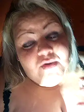 Snapshot of ducicsajsziii chatting on January 18, 2026, 4:44 pm ducicsajsziii online show from January 18, 2026, 4:44 pm