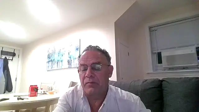 twopeopleinlove online show from July 30, 2026, 9:19 am
