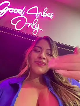 sexyyykloee online show from June 22, 2026, 3:25 am