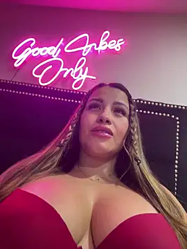 sexyyykloee online show from June 23, 2026, 4:21 am