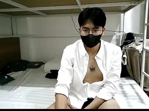 Gwencloudy online show from December 20, 2025, 3:13 am