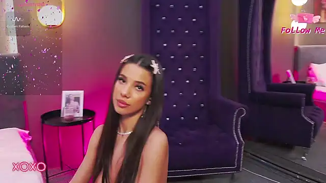 Snapshot of LaraKent chatting on February 4, 2025, 2:49 am LaraKent online show from February 4, 2025, 2:49 am