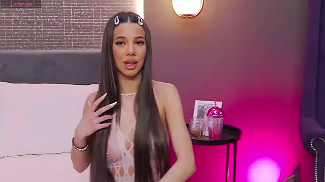 Snapshot of LaraKent chatting on February 26, 2025, 8:44 pm LaraKent online show from February 26, 2025, 8:44 pm