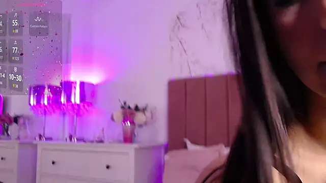 Snapshot of LaraKent chatting on November 14, 2025, 6:45 am LaraKent online show from November 14, 2025, 6:45 am