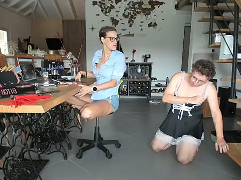 Snapshot of Madame_Callie chatting on September 22, 2025, 12:51 pm Madame Callie online show from September 22, 2025, 12:51 pm