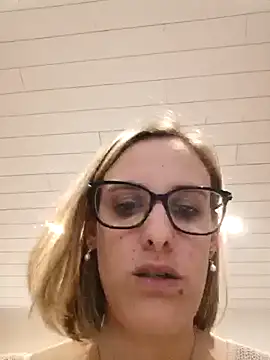 Snapshot of Madame_Callie chatting on June 20, 2026, 9:50 pm Madame Callie online show from June 20, 2026, 9:50 pm