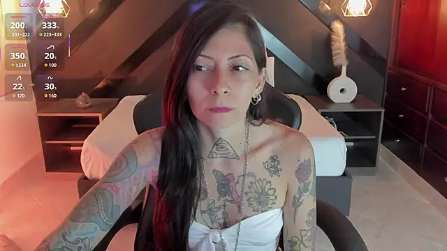 Snapshot of dark_gotica chatting on April 18, 2026, 12:20 pm dark gotica online show from April 18, 2026, 12:20 pm