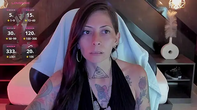 Snapshot of dark_gotica chatting on July 1, 2026, 7:13 pm dark gotica online show from July 1, 2026, 7:13 pm