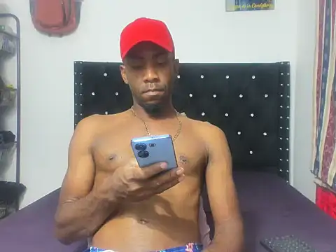 Snapshot of x_Jeiron_20BigCock_x chatting on March 19, 2025, 5:08 am x Jeiron 20BigCock x online show from March 19, 2025, 5:08 am