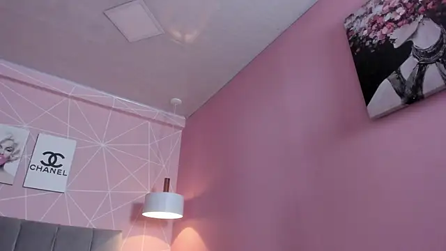 dolly zoe online show from September 9, 2025, 9:25 pm