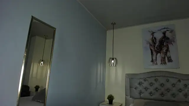 ayshel   online show from February 12, 2026, 10:38 pm