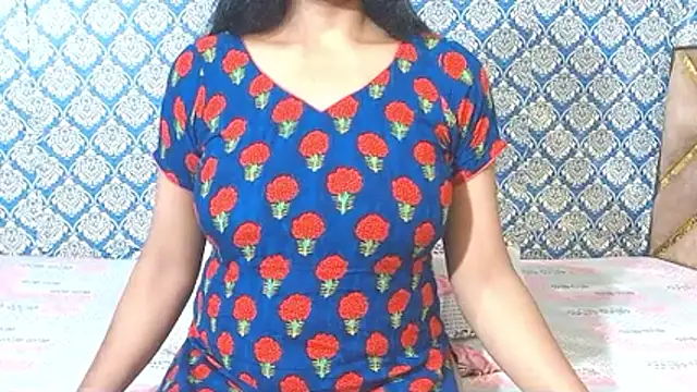 nikitahot3 online show from April 4, 2026, 12:31 am