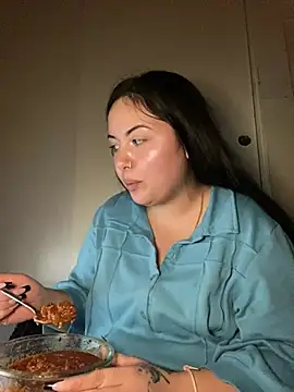 xocrybaby online show from January 5, 2025, 3:32 am