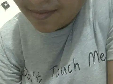 Snapshot of shekira99 chatting on April 17, 2026, 1:36 pm shekira99 online show from April 17, 2026, 1:36 pm