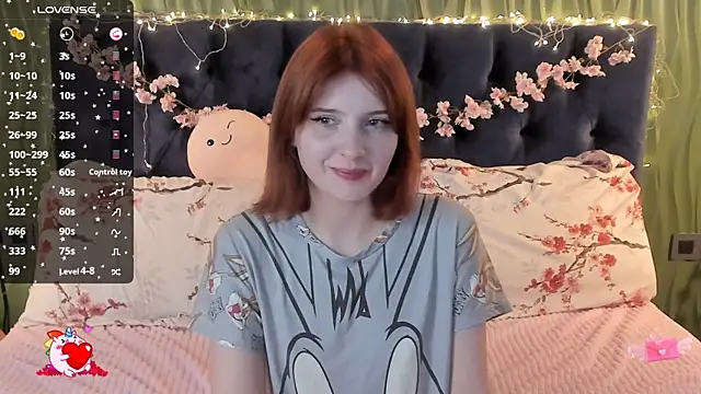 Snapshot of AliceLanley chatting on September 26, 2025, 12:31 pm AliceLanley online show from September 26, 2025, 12:31 pm