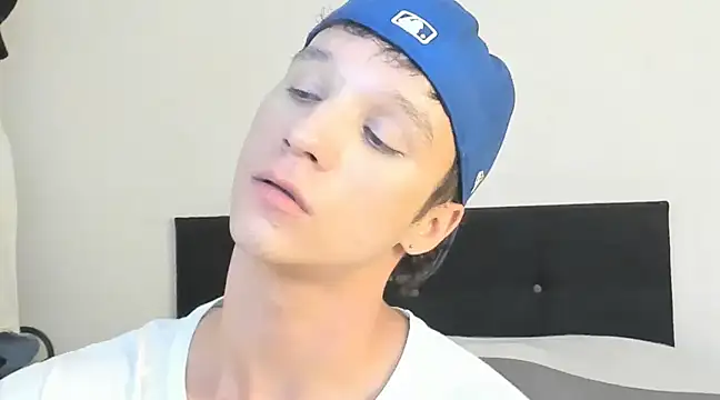 Snapshot of angelcortes chatting on December 5, 2024, 1:25 am angelcortes online show from December 5, 2024, 1:25 am