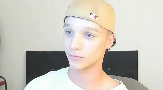 Snapshot of angelcortes chatting on December 18, 2024, 10:46 pm angelcortes online show from December 18, 2024, 10:46 pm