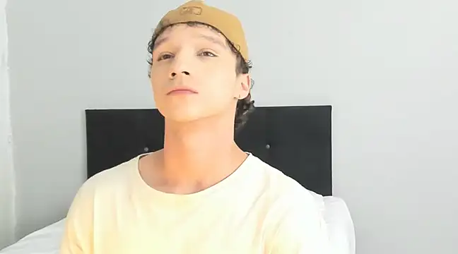 Snapshot of angelcortes chatting on February 25, 2025, 4:57 am angelcortes online show from February 25, 2025, 4:57 am