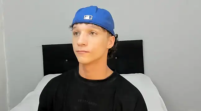 Snapshot of angelcortes chatting on March 15, 2025, 1:30 am angelcortes online show from March 15, 2025, 1:30 am