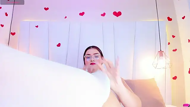 MelanieKlaus online show from October 11, 2025, 7:12 pm