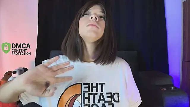 yungelitamor  online show from February 6, 2026, 5:01 am