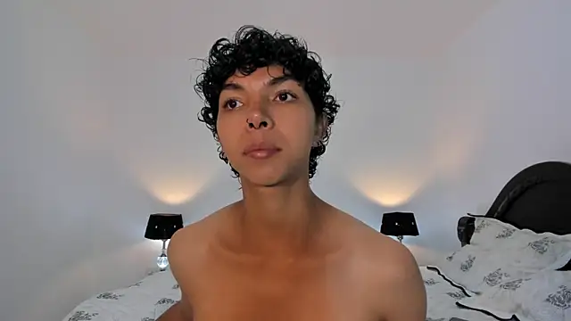 Snapshot of xhenisa_ chatting on January 14, 2025, 9:41 pm xhenisa online show from January 14, 2025, 9:41 pm