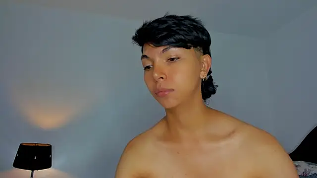 Snapshot of xhenisa_ chatting on September 14, 2025, 3:44 pm xhenisa online show from September 14, 2025, 3:44 pm