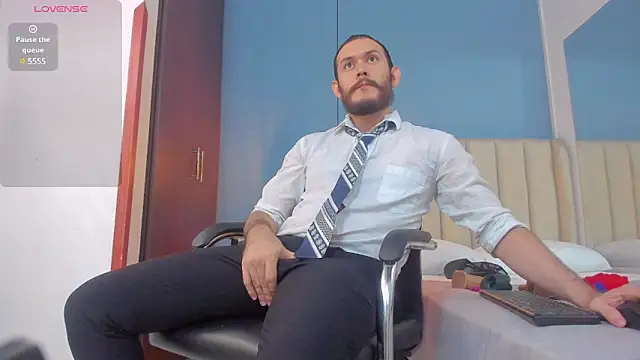 jeanpiere  online show from March 18, 2025, 1:20 pm