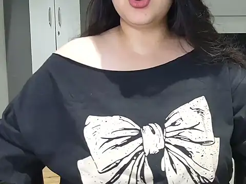 Miss cutiepie online show from October 14, 2025, 7:47 pm