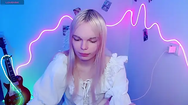 Emily Nyaffee online show from November 1, 2025, 1:02 pm